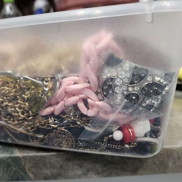 5 lb Mystery Jewelry Box – Bulk Lot for Resale, Crafting & Collecting - Picture 10 of 15